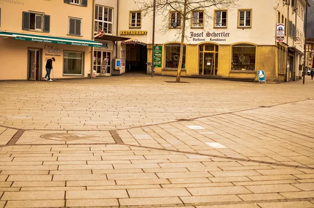 Fotografia che illustra Quote online e nei negozi nel commercio svizzero